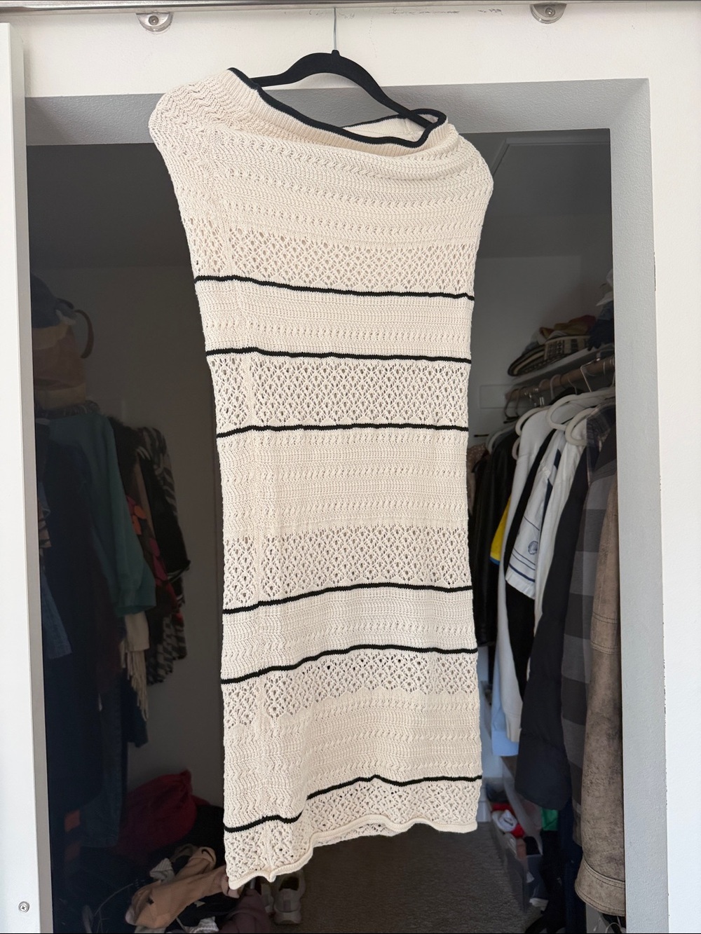 Abercrombie & Fitch Cream and Black Knit Top